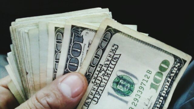 Online Lending vs. Traditional Banks Which is Right for You?